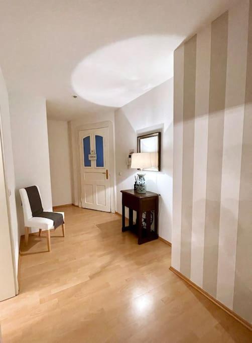 Dachgeschosswohnung Mit 2 Schlafzimmern Zentrum Nord Mit Aufzug Apartment *